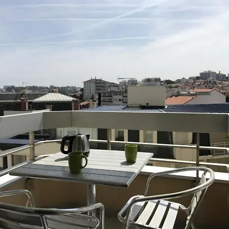 Victoria Surf 703 : Moderne En Centre Ville Avec Piscine *