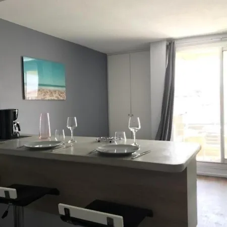 Apartment Victoria Surf 703 : Moderne En Centre Ville Avec Piscine Biarritz
